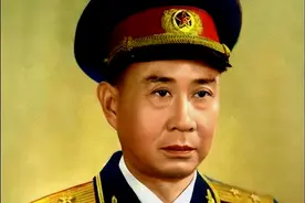 曾是山东纵队总司令，下辖的两位旅长是上将，可为何他只授中将？图片