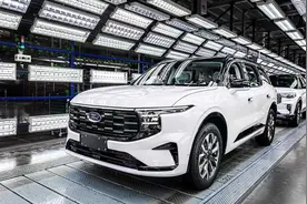 福特价格到冰点，新款锐界L20.98起售，比汉兰达大一圈图片