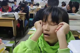 全国政协委员提出：让孩子不在课堂上打瞌睡图片