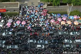 武汉校园悲剧发生后，禁车入校规定为什么还不能普及全国呢？图片