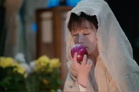 卿卿日常3：少主书考日李薇却在家祭拜他，盼被休躲圆房喜笑颜开图片