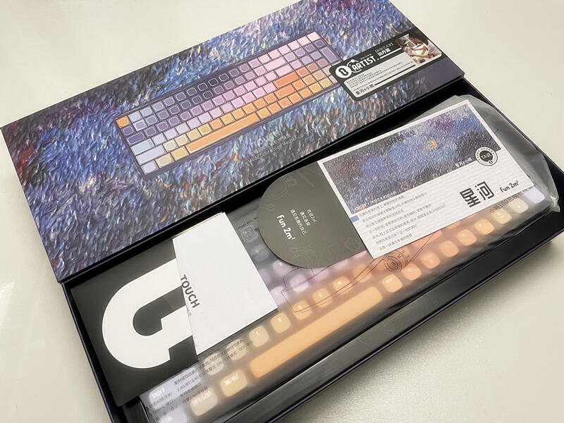 键盘艺术巧联名，氛围俘获你的心，洛斐星河小翘100机械键盘体验