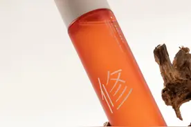 修护力拉满，专为轻敏肌而生！三草两木灵芝精粹水给你强韧健康肌肤图片