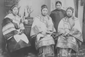 刘娘：这位最后的小脚老太太，三寸金莲只有丈夫见过图片