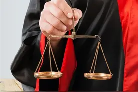 案例分析 | 律师私自执业造成委托人损失，律所该为此“背锅”吗图片