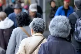 社保缴满15年，我今年45岁，不想缴了，到我退休能拿多少养老金？图片