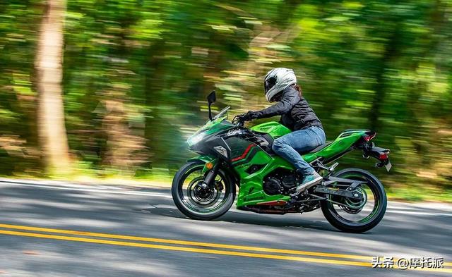 高阶中排仿赛究竟怎么选：CBR400R & YZF-R3 & Ninja 400对比评析