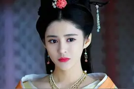 皇帝遗令皇后殉葬，皇后却拒绝喝毒药，行刑官：撬开嘴，往里灌图片