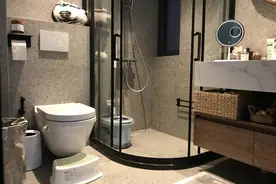 壁挂式马桶，为什么很少人买？是买不起，还是不好用？来听听实话图片