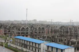 浙江一处“大型烂尾别墅区”，闲置12年之久，至今“复活无望”图片