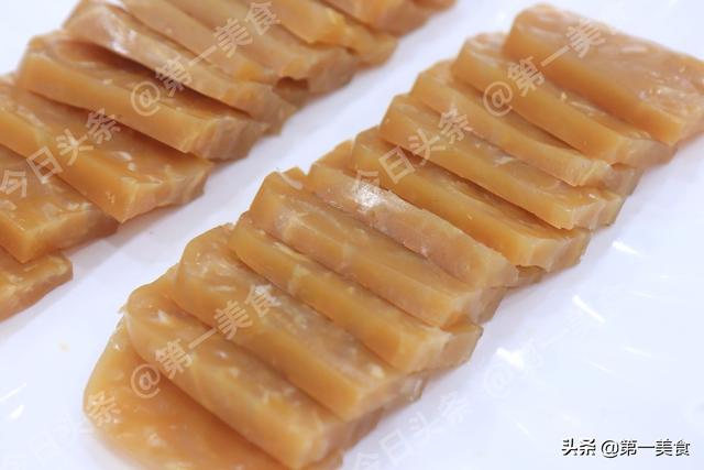 熬皮冻的做法（熬猪皮冻时）