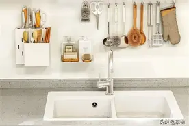 越来越多人家厨房不贴瓷砖，换成这4种材料，好看又耐用图片