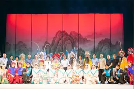 河南豫剧院青年团建团十周年经典剧目展演活动精彩开演图片
