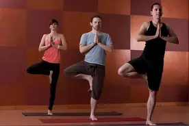 每天1分钟“金鸡独立”，持之以恒做下去，会有什么好处？图片