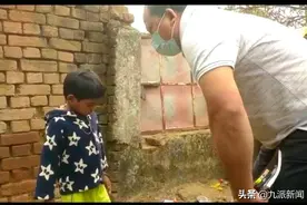 印度3岁女童伴随妈妈尸体两天 以为是睡着 见尸体飞出虫才求助图片