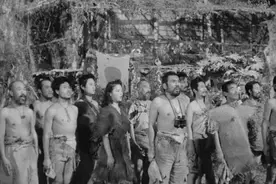 当32个男人为了1个女人互相残杀图片