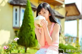 刚拍完戏的沐青居然穿越到剧里成为反派女配图片