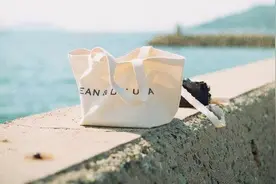 男人喜欢跟你聊天，但不约你见面，通常有三个原因图片