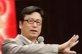 白岩松警告中考的儿子：“你要是考上了最好的高中，我跟你急”图片