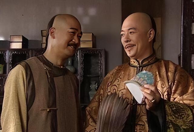 火葬场门口有一对联，上联：“早来晚来早晚都来”，下联真是绝了