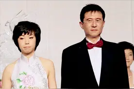 徐威：与袁立分手后，转身娶世界冠军张怡宁，婚后生两子幸福美满图片