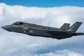 朔尔茨拿下中国百亿飞机订单后，扭脸掏出上百亿，购买美国飞机图片