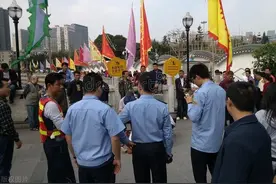 “城管”为什么如此让人反感？能当城管的都是哪些人？图片