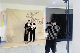 最美婚纱照 定格“夕阳红”图片