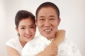 杜旭东：再次出事引非议，“细品名人”真实采访，还原生活中的他图片