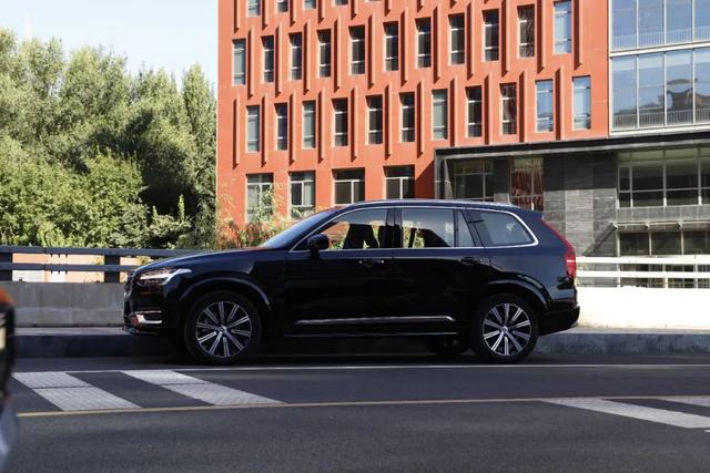 沃尔沃XC90 T8：709牛·米，百公里不到3个油，回头率超高