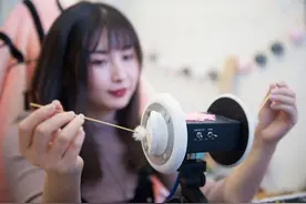 “哄睡师”披着合法外衣，进行“不正经交易”，部分人月薪达3万图片