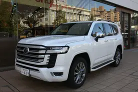 全新一代丰田陆巡，车长4950mm，配3.5T六缸发动机，进口到国内了图片