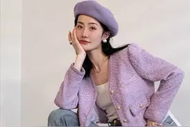 上了年纪的女人，多穿这4种“富贵色”，高级显白，谁见都夸年轻图片