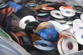 现在为何还有人回收DVD旧光盘？废旧光盘到底有什么价值？图片