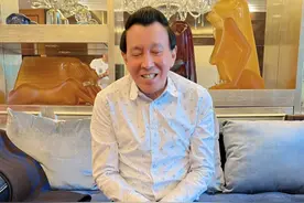 陈冠希爸爸喜迎70岁大寿！打扮年轻似小伙，曾与多名男性传绯闻图片