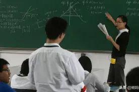 上海某高校副教授晒年薪，金额引人羡，网友：零头都比我年薪多图片