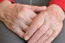 提醒：步入老年期，肌肉流失得快！常做2件事就能延缓图片