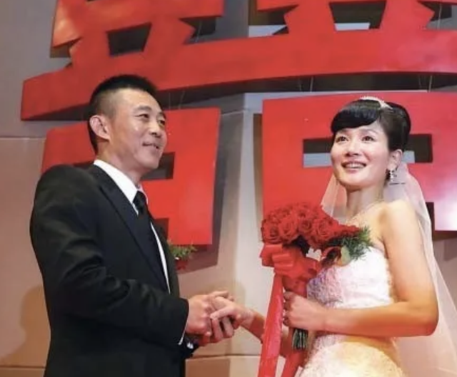 潘雨辰：与侯勇离婚后，独自抚养女儿，那段婚姻让她不堪回首