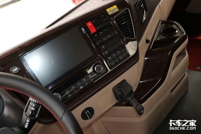 底盘自重仅8.9吨，五星级驾驶室，解放JH6载货车舒适性再升级！