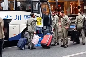 巴铁飞行员空降成都，准备驾驶新一批歼10C回家？成飞或再迎大单图片