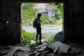 废墟探险直播乱象：故意营造恐怖氛围,造假引流量打赏图片