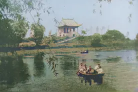 上世纪50年代的湖北沙市，北京路旁全是茅草房，便河上船来船往图片