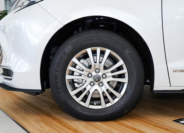 我是安徽车主，37.98万拿下丰田赛那SIENNA，开了500公里