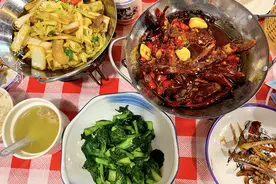 情人节江西小伙请相亲对象去吃饭，点了3菜1汤，姑娘却嫌太抠门图片