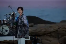 王源歌词里的人生哲学，​富有思想的表达是王源对世界极强的感知力图片