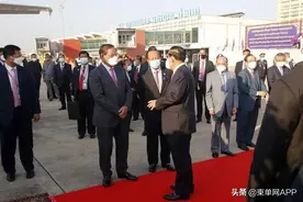 柬埔寨总理洪森于今天上午访问缅甸，曾遭缅甸反政府组织示威反对图片