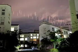 外星人来地球了？韩国济州岛夜空出现不明“光柱”官方回应揭秘背后原因图片