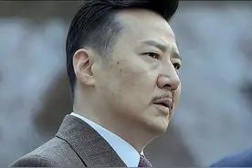 三看《伪装者》：才发现全剧隐藏最深的不是明楼，而是大哥明堂图片