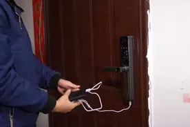 非应急情况下，能经常用充电宝给智能锁充电吗？图片