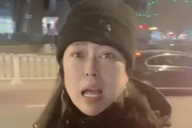 李菁菁怒斥老公两星期不洗澡！当街发火称满屋臭味，对方态度不屑图片